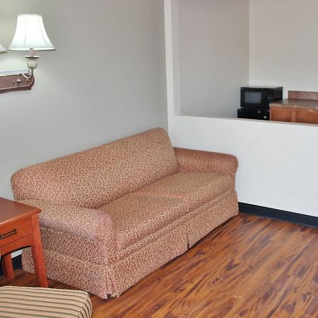 Rodeway Inn & Suites Columbia Exterior photo