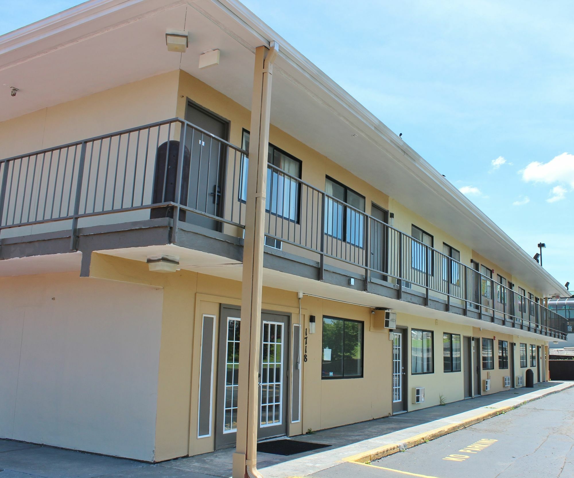 Rodeway Inn & Suites Columbia Exterior photo