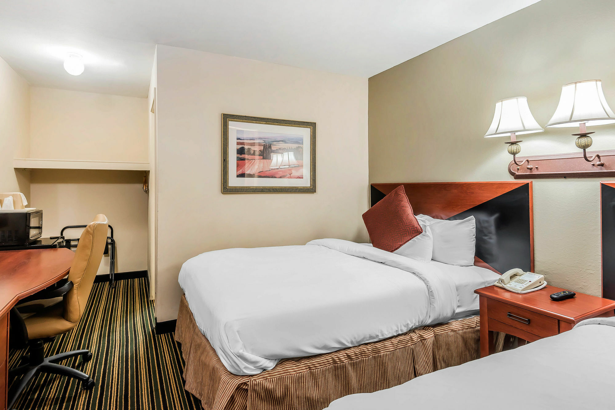 Rodeway Inn & Suites Columbia Exterior photo