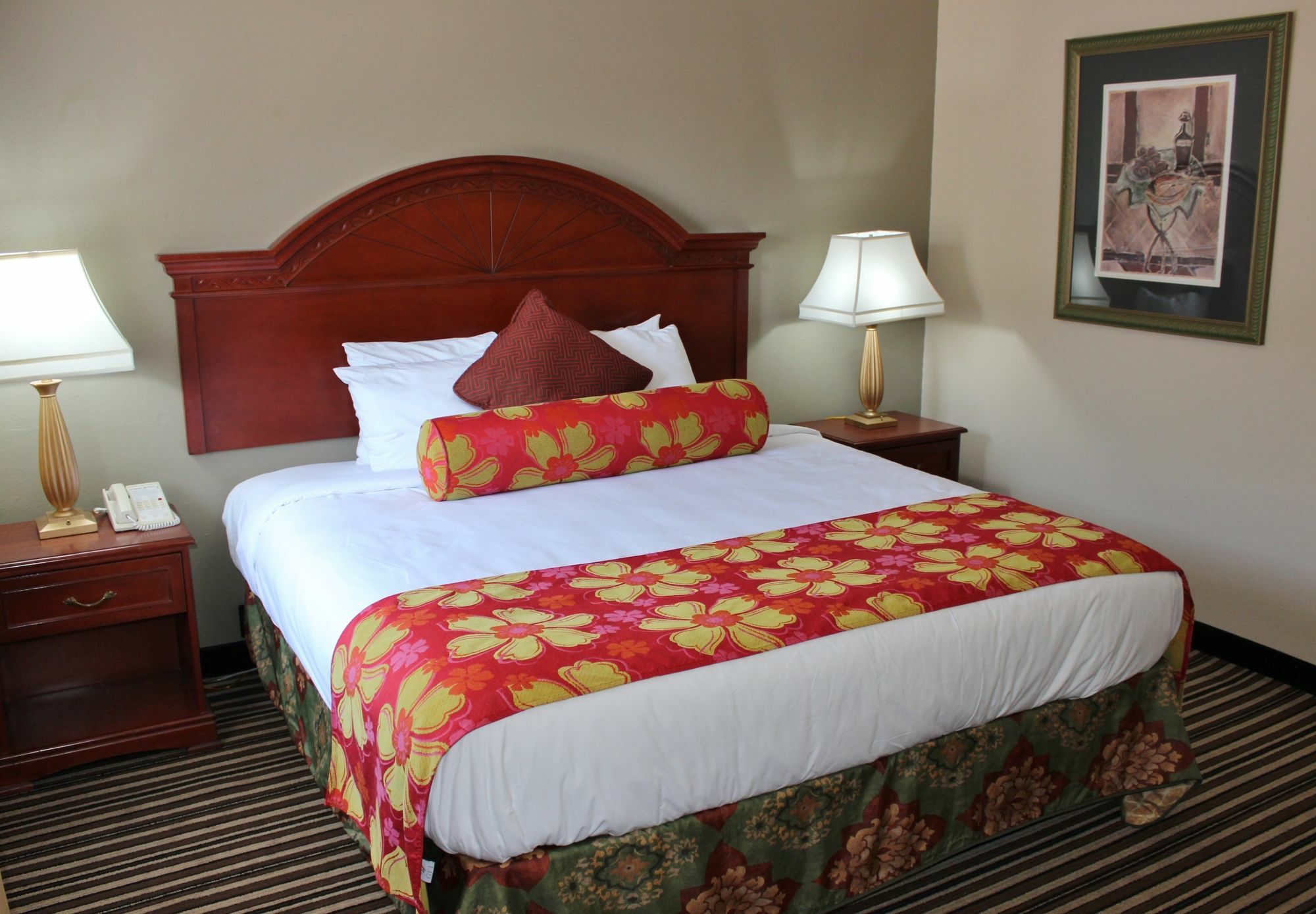 Rodeway Inn & Suites Columbia Exterior photo